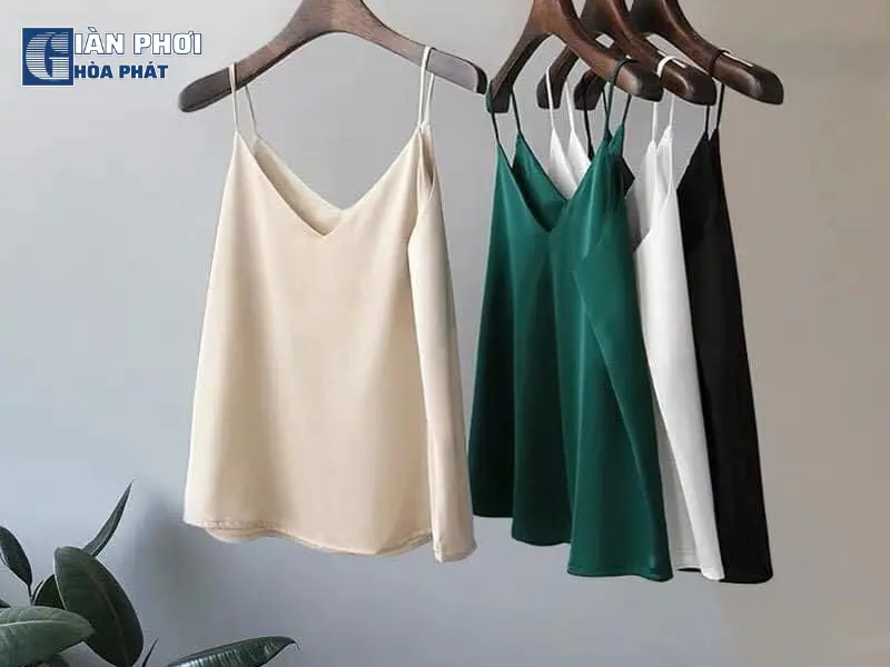Các mẹo phơi quần áo lụa giúp bảo quản tốt