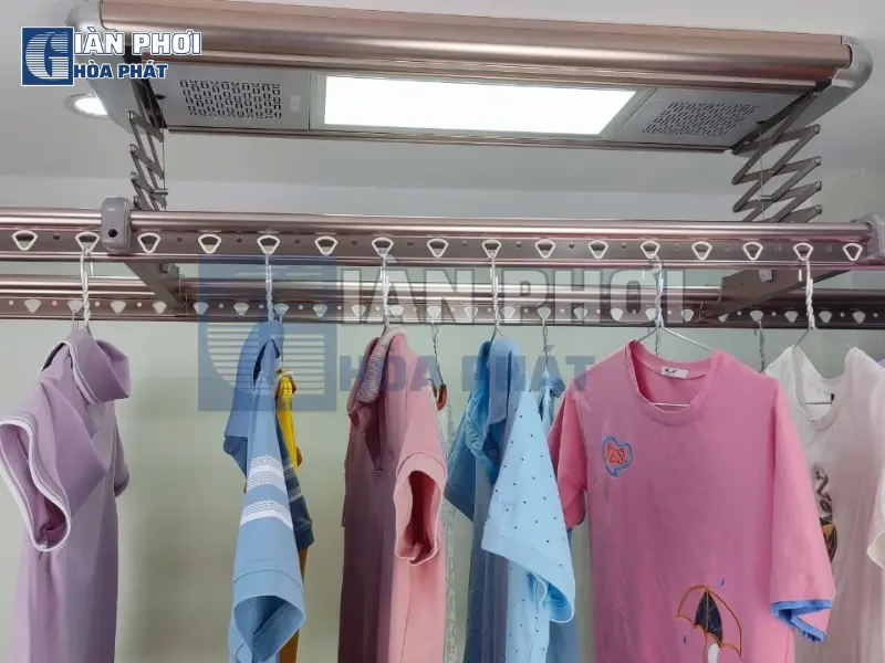 cách phơi quần áo Chiffon