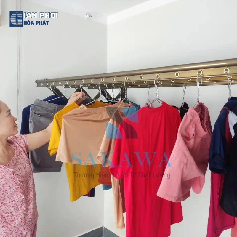 Giàn phơi Hòa Phát là địa chỉ được nhiều người tiêu dùng tin tưởng lựa chọn khi mua giàn phơi gắn tường